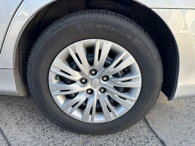 2013 Toyota Camry Hybrid LE