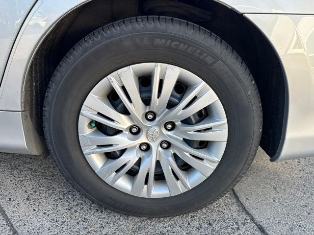 2013 Toyota Camry Hybrid LE