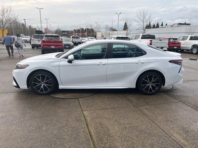 2024 Toyota Camry SE