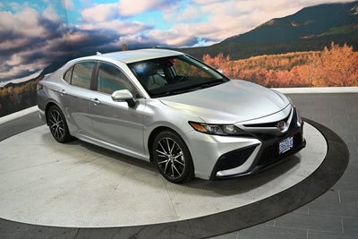 2023 Toyota Camry Hybrid SE