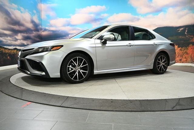 2023 Toyota Camry Hybrid SE