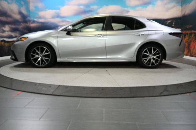 2023 Toyota Camry Hybrid SE