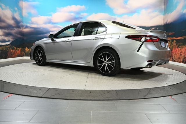 2023 Toyota Camry Hybrid SE