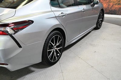 2023 Toyota Camry Hybrid SE