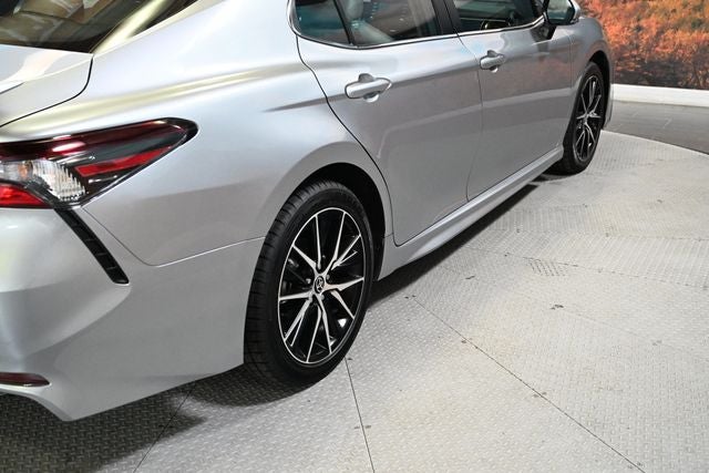 2023 Toyota Camry Hybrid SE