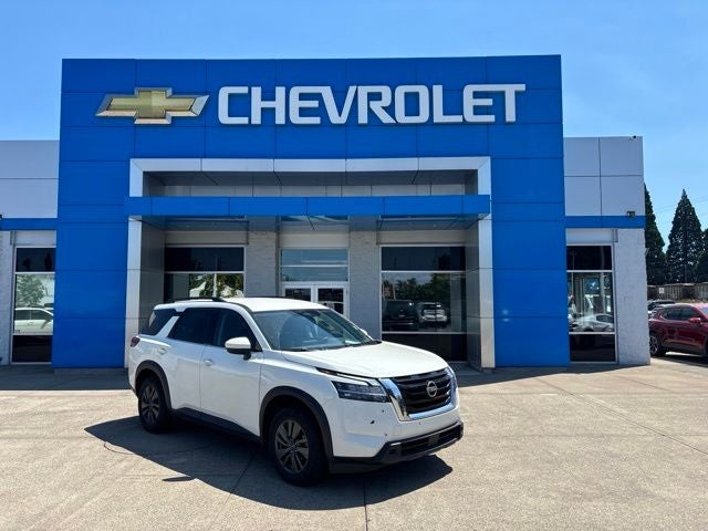 2022 Nissan Pathfinder SV