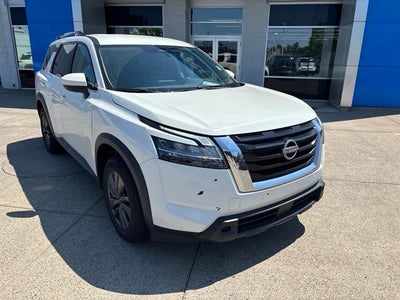 2022 Nissan Pathfinder SV