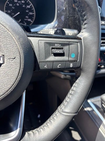 2022 Nissan Pathfinder SV