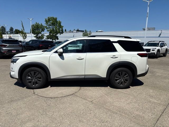 2022 Nissan Pathfinder SV