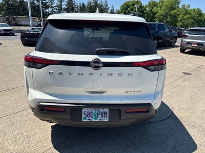 2022 Nissan Pathfinder SV