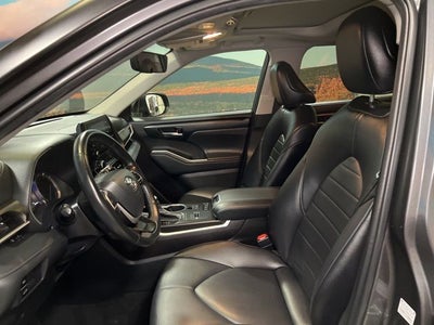 2022 Toyota Highlander Hybrid XLE