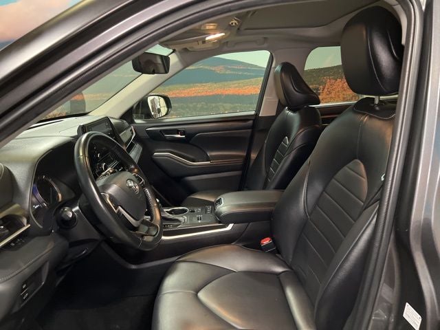 2022 Toyota Highlander Hybrid XLE