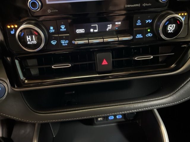 2022 Toyota Highlander Hybrid XLE