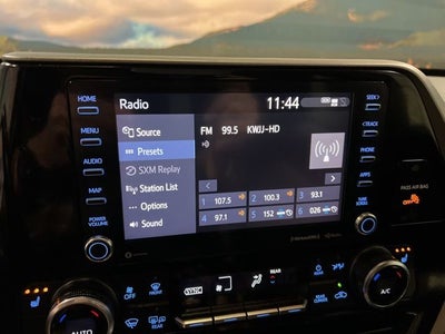 2022 Toyota Highlander Hybrid XLE
