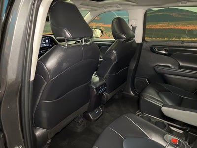 2022 Toyota Highlander Hybrid XLE