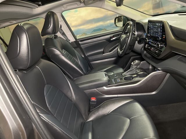 2022 Toyota Highlander Hybrid XLE