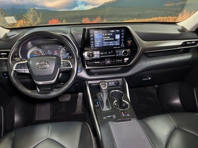 2022 Toyota Highlander Hybrid XLE