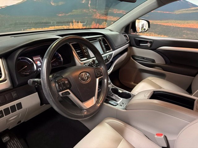 2019 Toyota Highlander Hybrid XLE