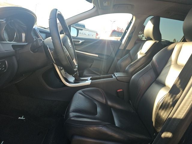 2015 Volvo XC60 T6 Platinum