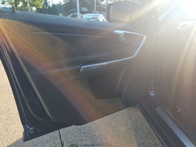 2015 Volvo XC60 T6 Platinum