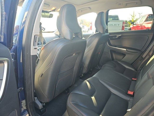 2015 Volvo XC60 T6 Platinum