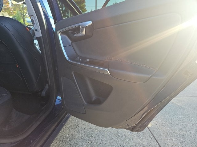 2015 Volvo XC60 T6 Platinum
