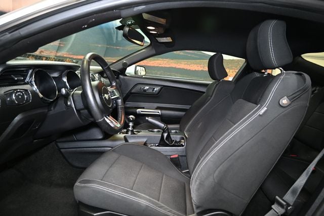 2017 Ford Mustang V6