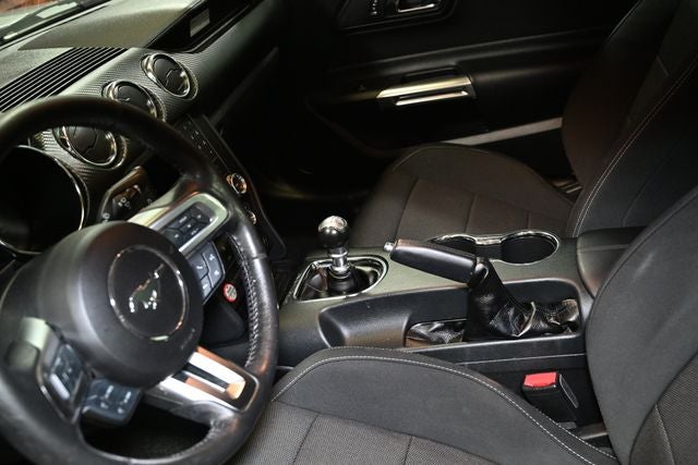 2017 Ford Mustang V6