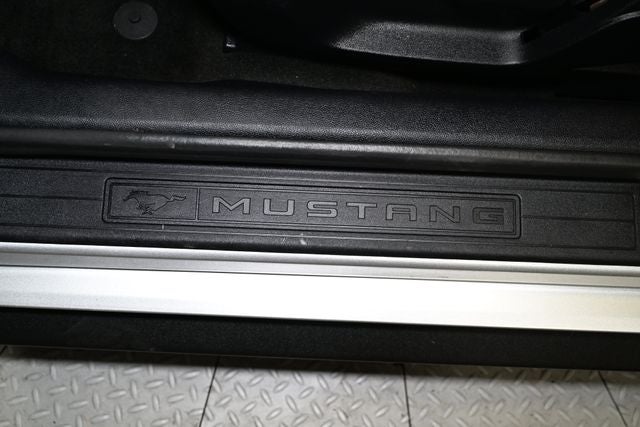 2017 Ford Mustang V6