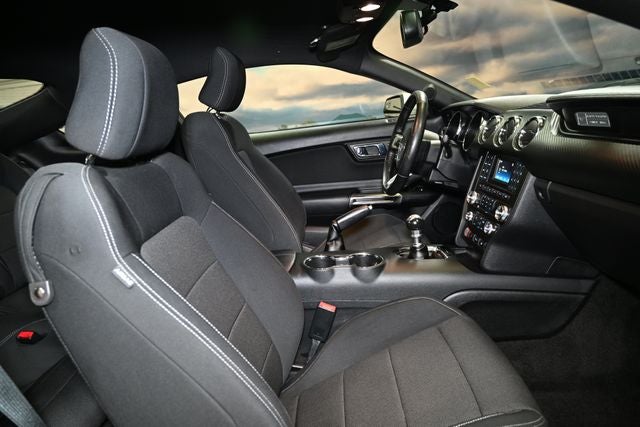 2017 Ford Mustang V6