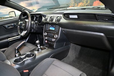 2017 Ford Mustang V6