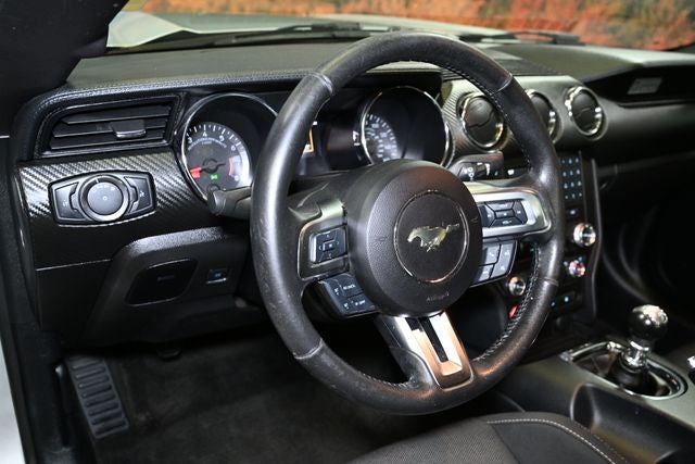 2017 Ford Mustang V6