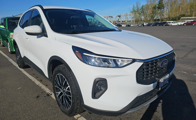 2023 Ford Escape Plug-In Hybrid Base