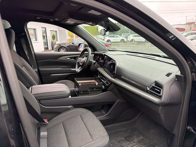 2025 Chevrolet Traverse LT 2LT