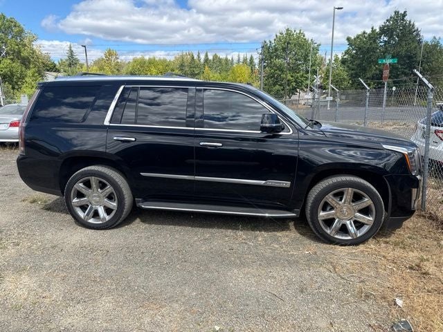2017 Cadillac Escalade Luxury