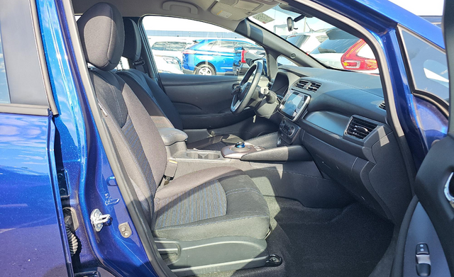 2025 Nissan Leaf S