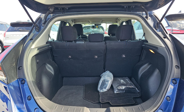 2025 Nissan Leaf S