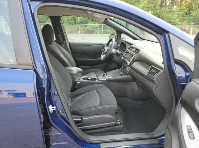 2025 Nissan Leaf S