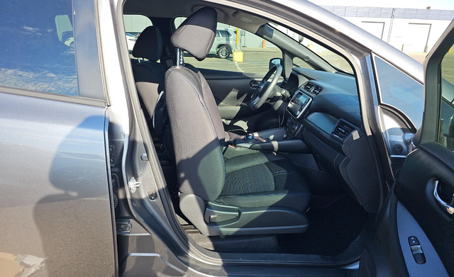 2025 Nissan Leaf S