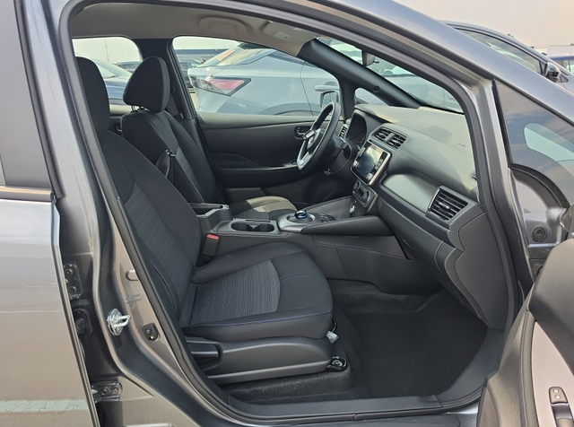2025 Nissan Leaf S