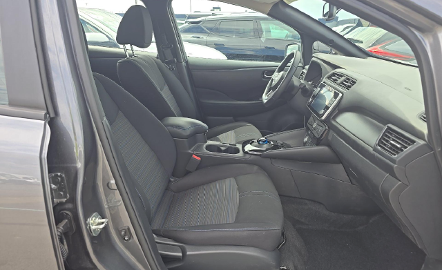 2025 Nissan Leaf SV Plus