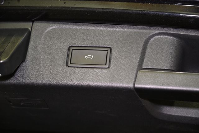 2022 Volkswagen Atlas 3.6L V6 SEL Premium R-Line