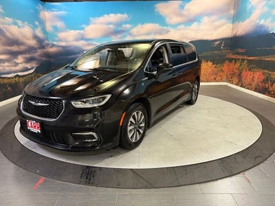 2023 Chrysler Pacifica Hybrid Touring L