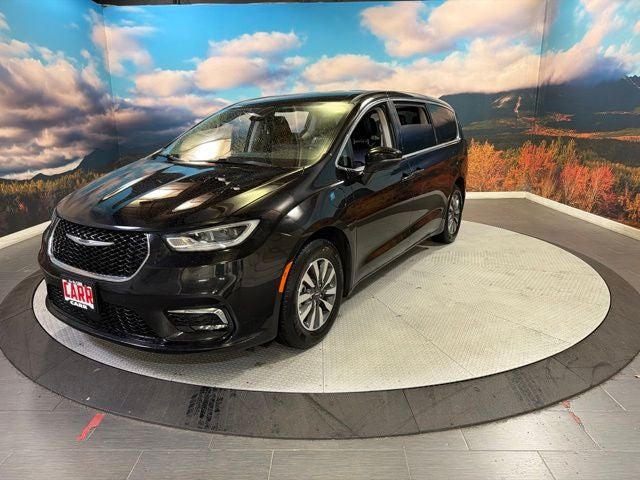 2023 Chrysler Pacifica Hybrid Touring L