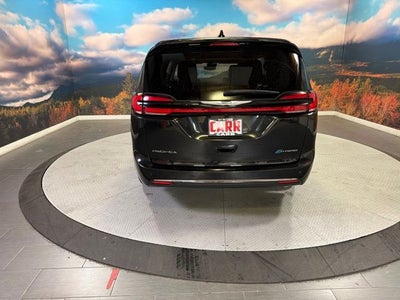 2023 Chrysler Pacifica Hybrid Touring L