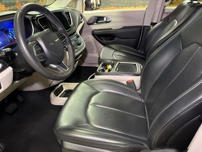 2023 Chrysler Pacifica Hybrid Touring L