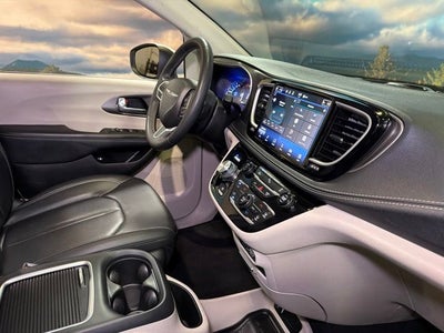 2023 Chrysler Pacifica Hybrid Touring L