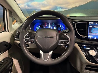 2023 Chrysler Pacifica Hybrid Touring L