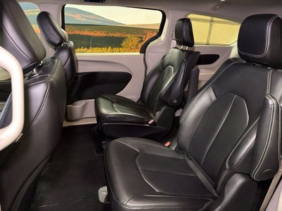 2024 Chrysler Pacifica Hybrid Select