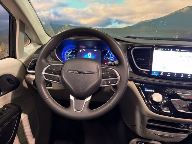 2024 Chrysler Pacifica Hybrid Select